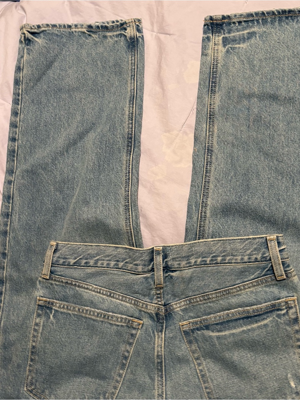Universal Thread Light Wash Straight baggyLeg Jeans - Picture 5 of 8